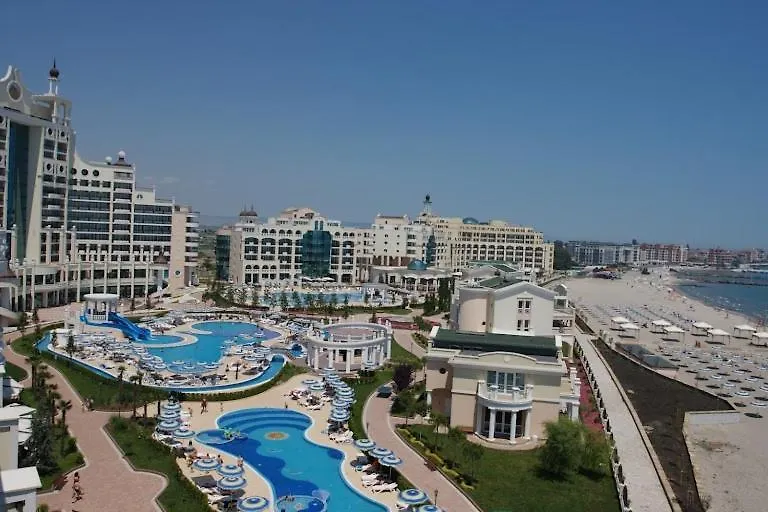 Sunset Resort Family location